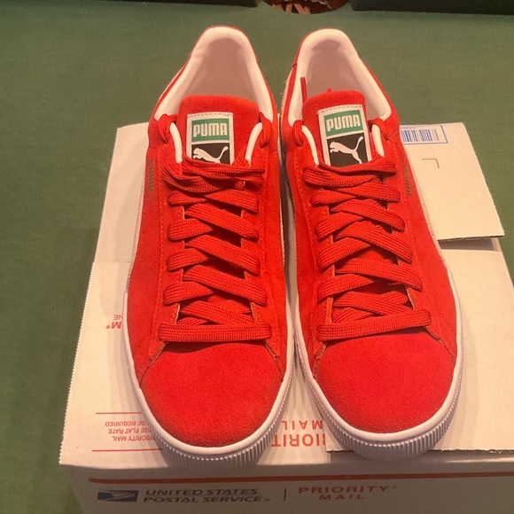 PUMA Red White Suede Classic XXI Leather Shoes 11.5 like New - Picture 2 of 15